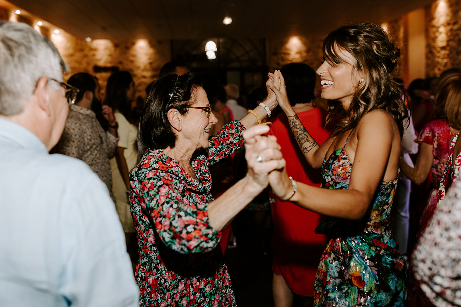 https://laetitialeofold.com/wp-content/uploads/2020/04/malmont-mariage-boheme-photographe-leofold-ND-95.jpg